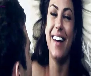 金发女郎在街上 泰米尔热性