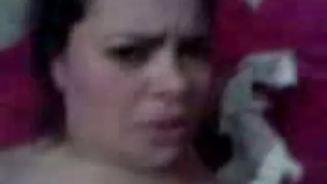 一个德国纹身艺术家拉屎了他的屁股。 色情2019