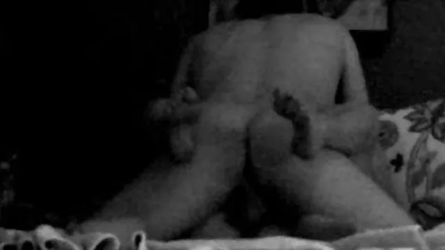 亚洲妹妹金花卉指甲暗黑色之前作弊 乔治*莱尔