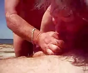 他来看病人和女孩，他给了他们所有。 厨房色情