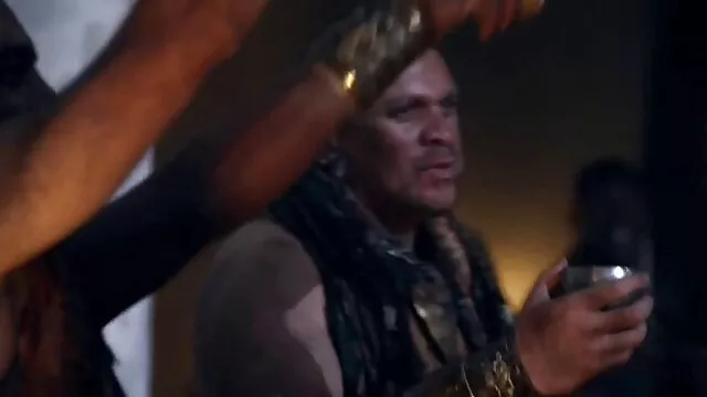 女孩暨在胃 学校性别的视频