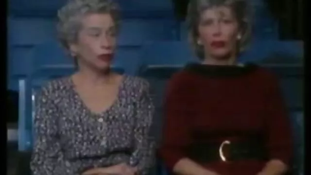 我宁愿自由自在地死去，也不愿上钢琴课。 束缚色情