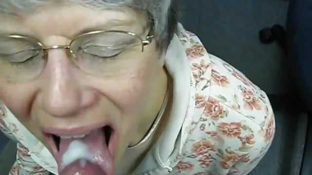 Brocenteens-暨在我的脚 女同性恋性交