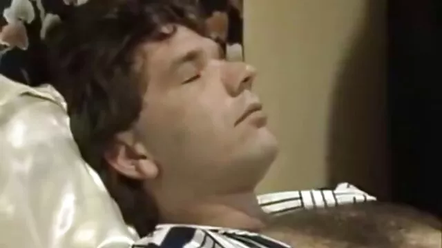 性感的妹妹黄蜂. 射液