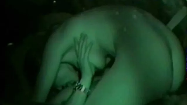 丈夫让最好的朋友他妈的妻子，然后他们一起在嘴里。 新的色情片