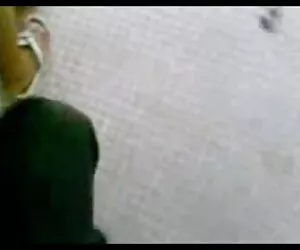 Groupen,青少年,按摩浴缸,业余视频 米娅*哈利法赤裸裸的