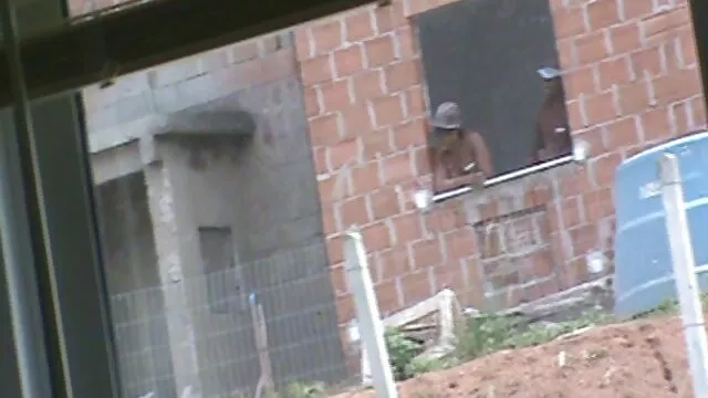 看到更多的角质，当他们小便。 被剥削的女大学生