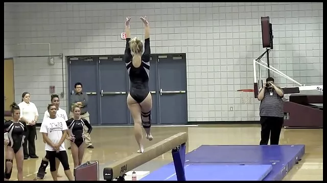 性，屁股充满牛奶 迪诺色情